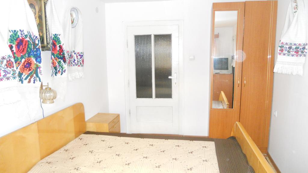 Busta House Hotel Bogdan Voda Phòng bức ảnh